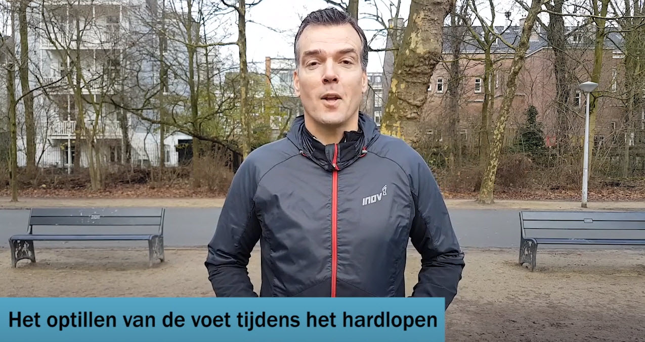 Het optillen van de voet